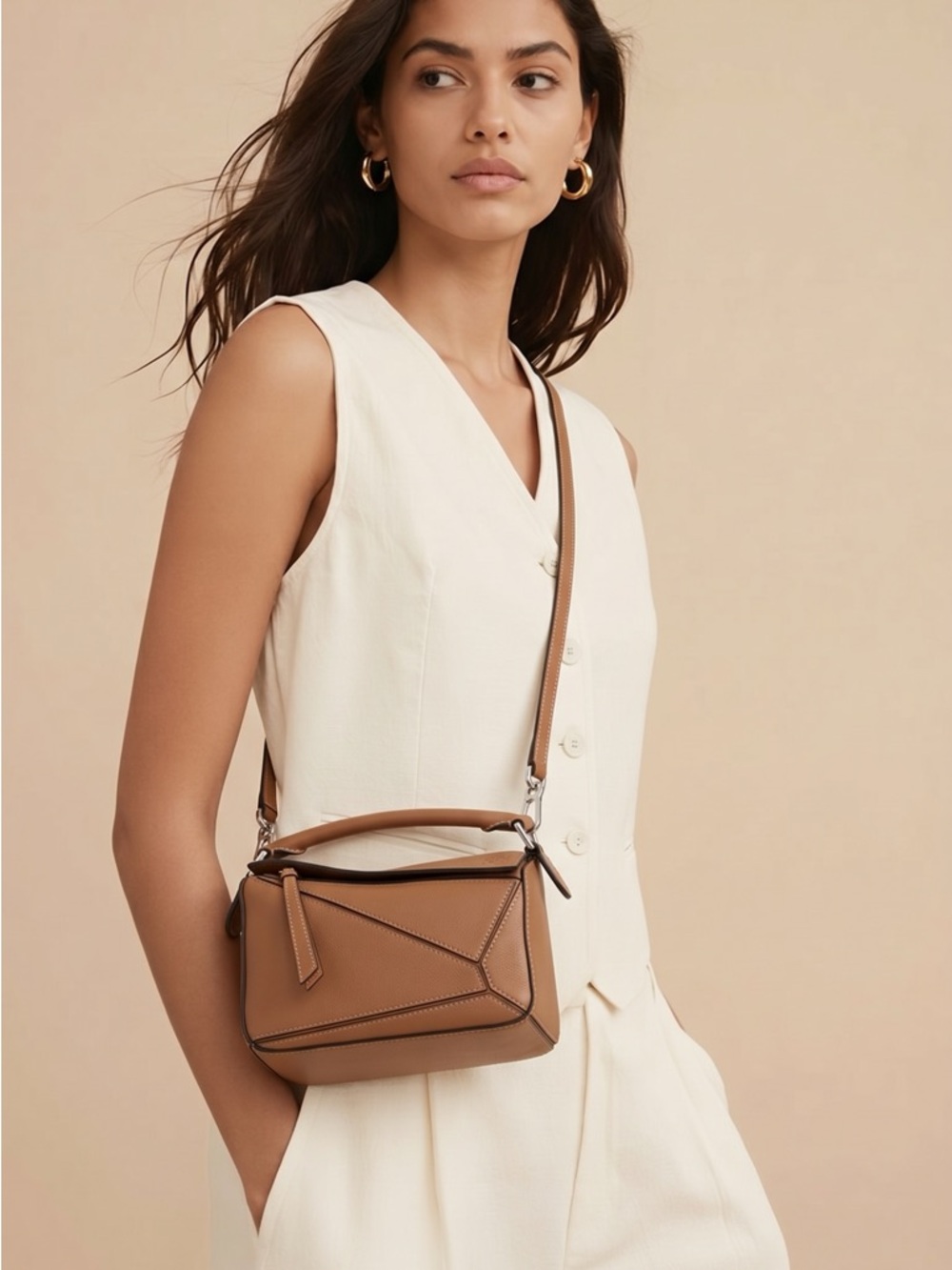 โSOLDโLoewe Puzzle Mini Shoulder Bag in Tan Leather - Picture 4 of 16